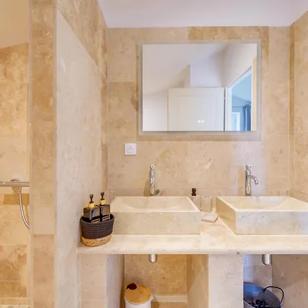 Holiday home La Reserve Du Chateau De Roques Puisseguin