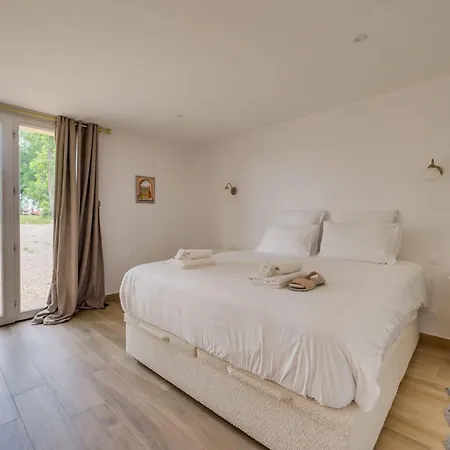 Holiday home La Reserve Du Chateau De Roques Puisseguin