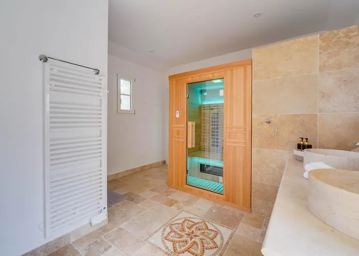 Semesterbostad La Reserve Du Chateau De Roques