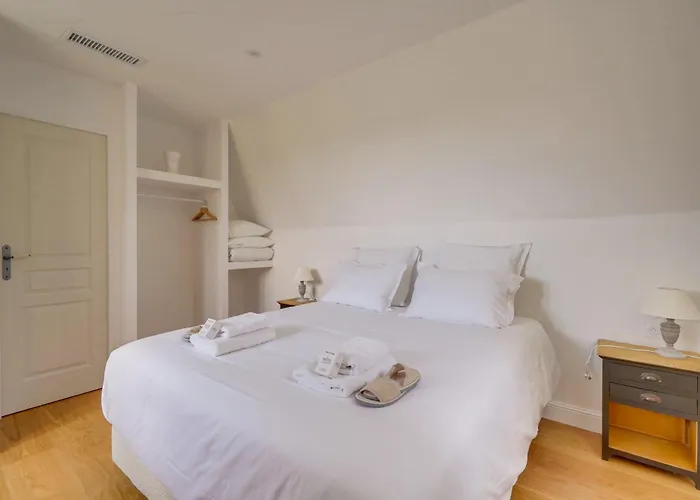 Semesterbostad La Reserve Du Chateau De Roques *